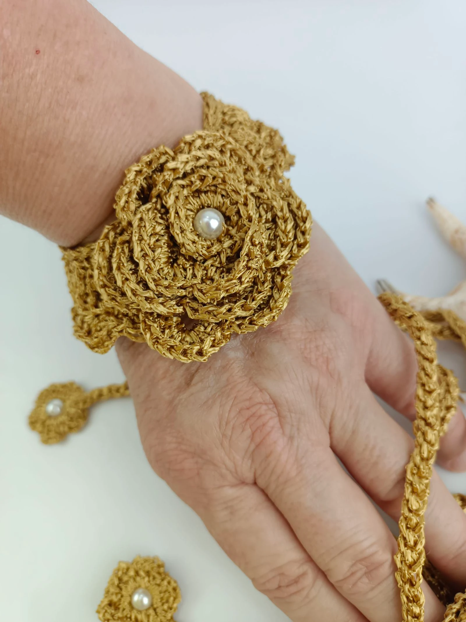 Conjunto de colar e pulseira cor dourada – photo 7